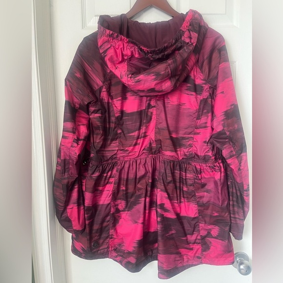 Women’s Lululemon Rain For Daze Jacket | Size 10 - Picture 9 of 14